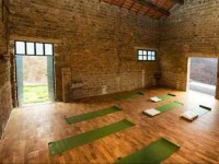 6 Days Yoga, Backbending and Handstand Holiday in Umbria